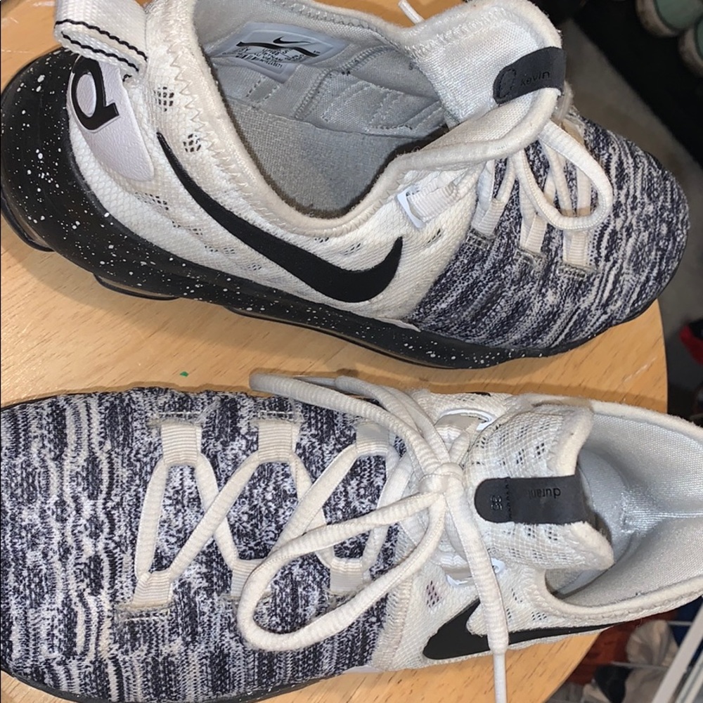 gently worn kd9 nike basketball shoes